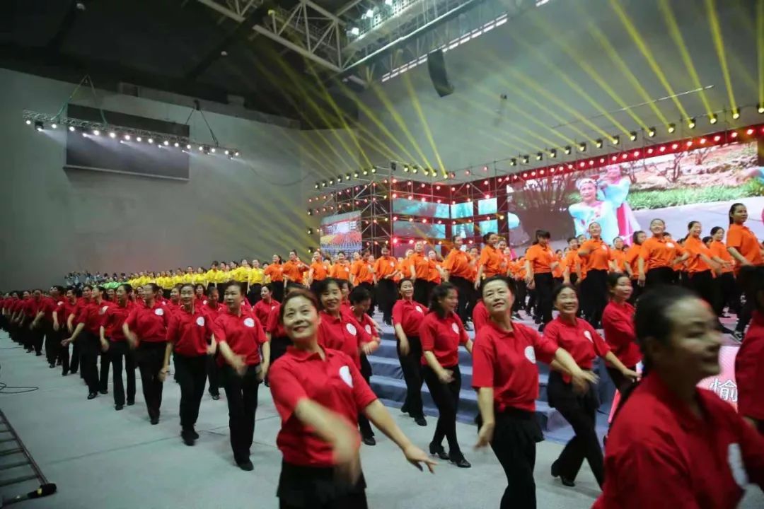 广场舞服装批发，广场舞服装厂家，河北广场舞服装